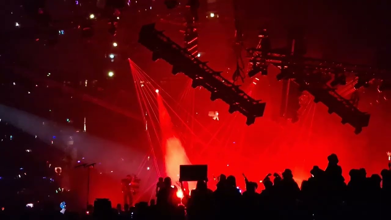 Felicia performing her winning song (Final of Melodifestivalen, Strawberry Arena, 07.03.2026)