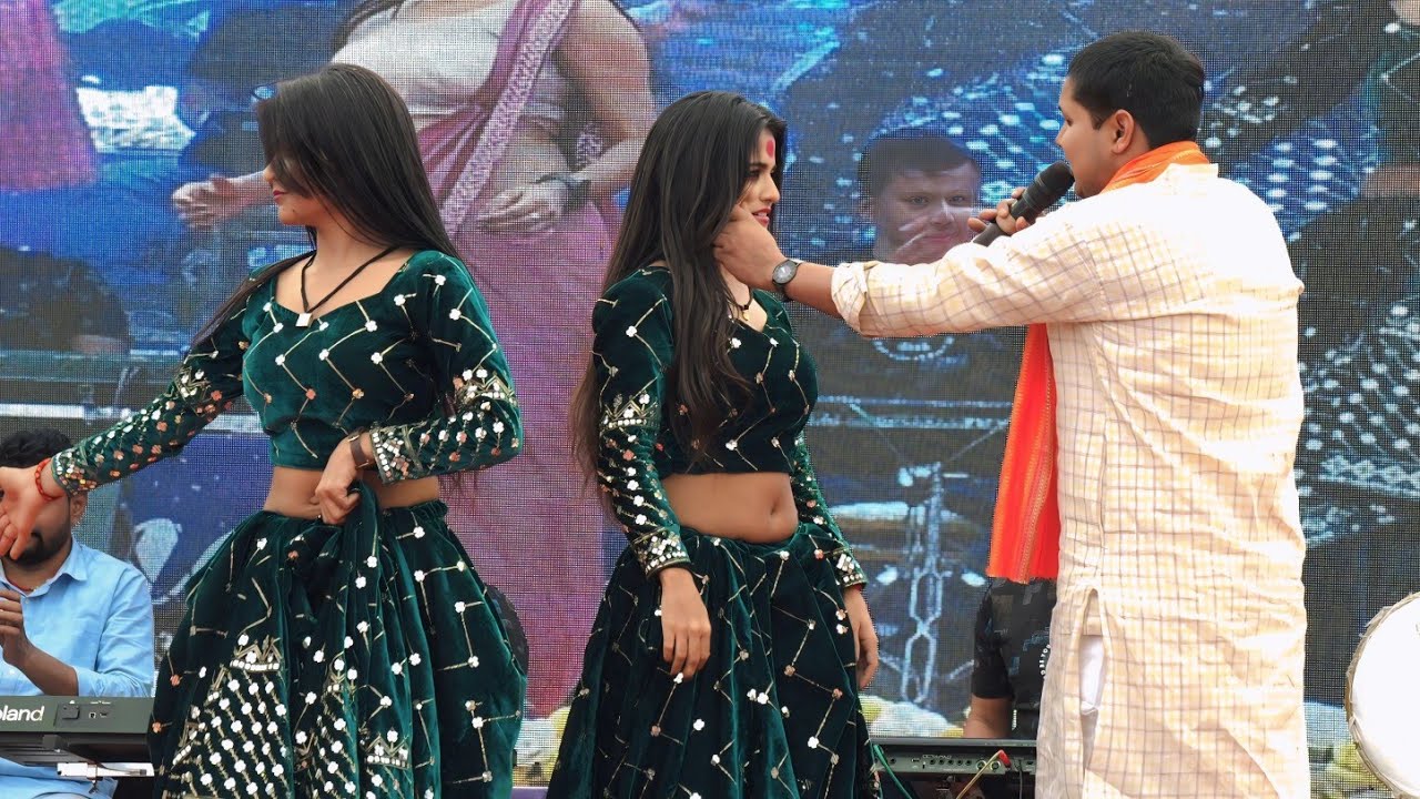 औरंगाबाद मे गोलू राजा ने माही-मनीषा के नचा नचा कर पानी छोड़ा दिया | गेट स्कूल ग्राउंड स्टेज शो