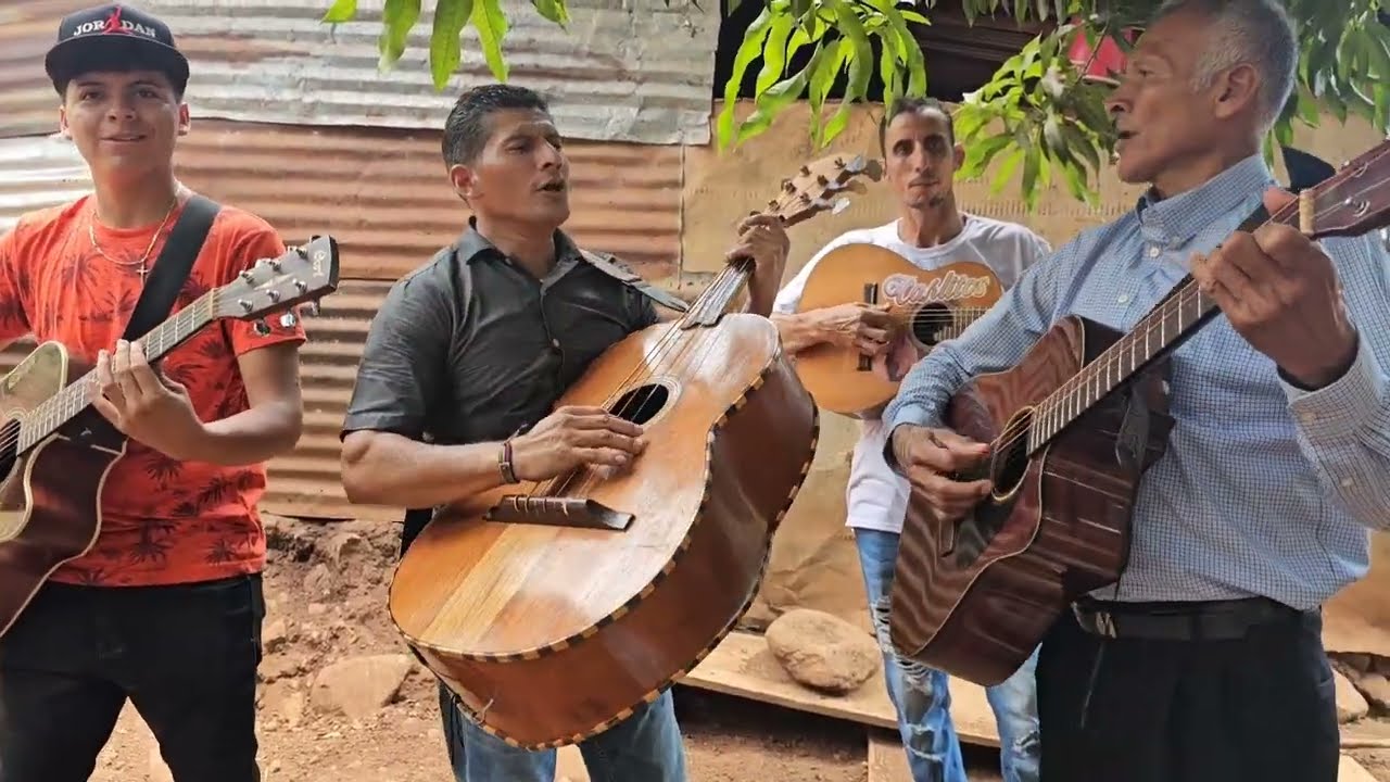 Fredy Burbano De que me presumes al estilo Los musicos del campo🤗🎸🎶