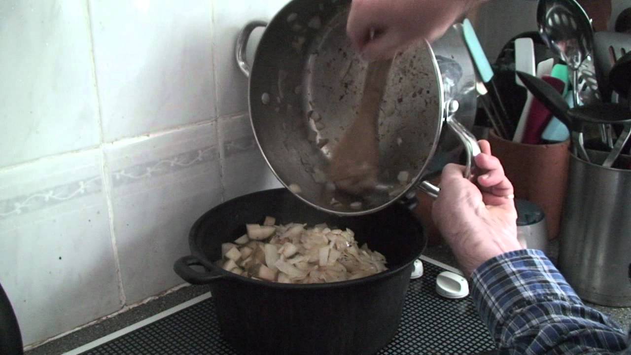 How to make lovage and potato soup