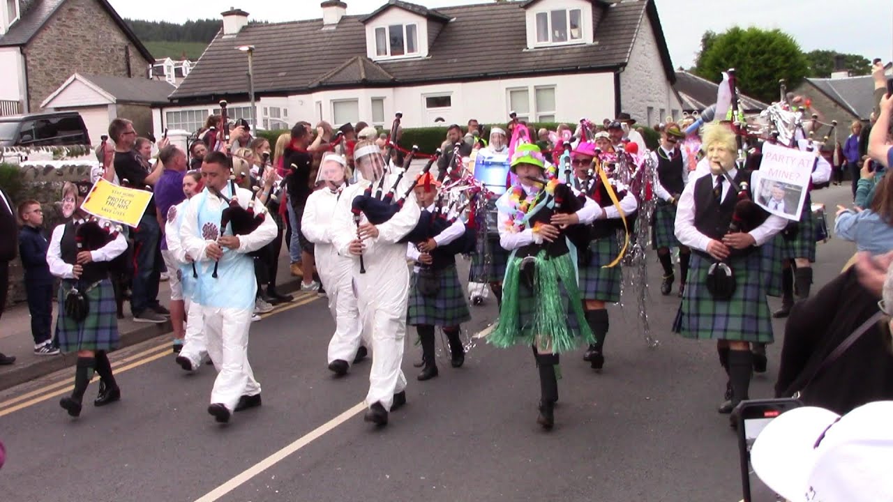 COWAL HIGHLAND GATHERING 2022 STREET PARADE