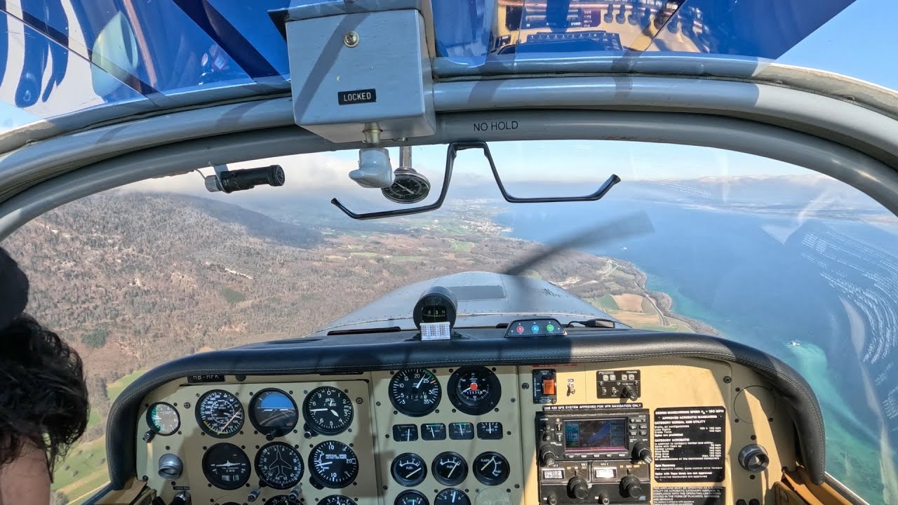 DIRECTION LA CAPITALE DE LA SUISSE EN AVION (AS-202 BRAVO)