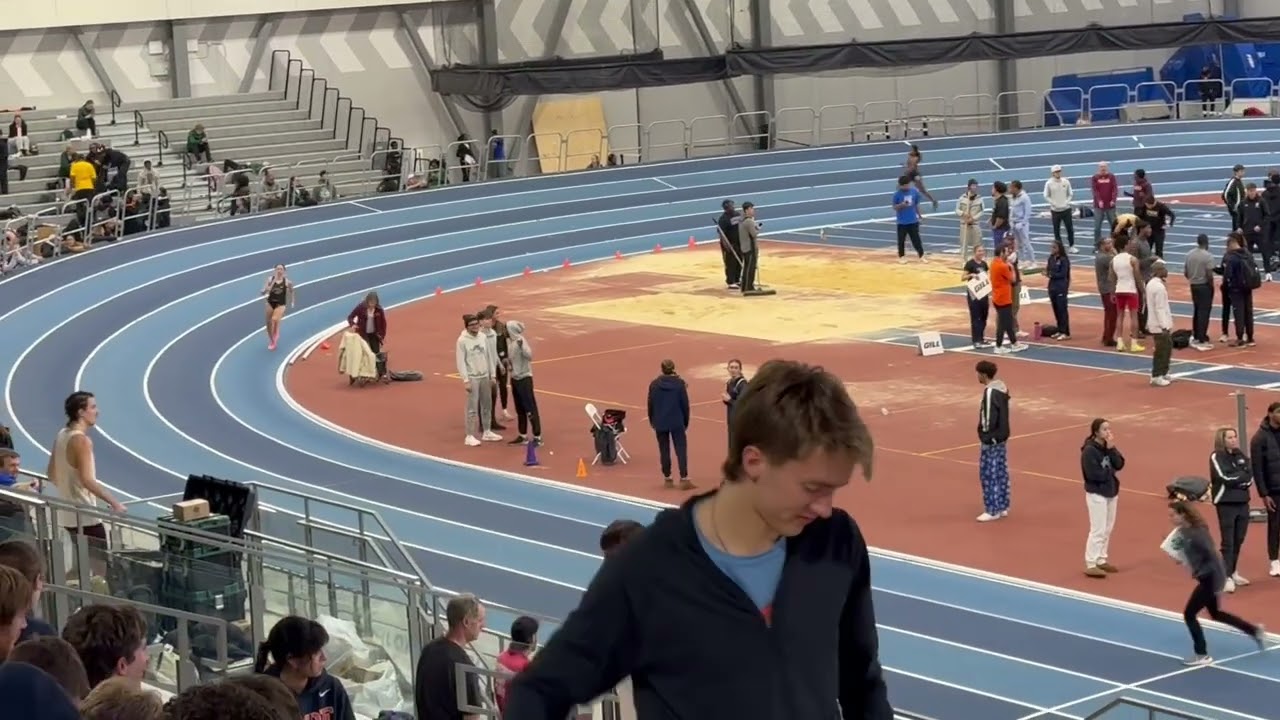 2026 UWEC indoor Aurora women’s 4x4