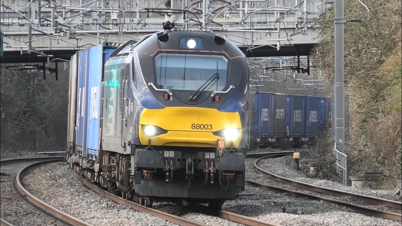 Christmas Eve at Tamworth Station Freight passenger Trains 24th December 25 