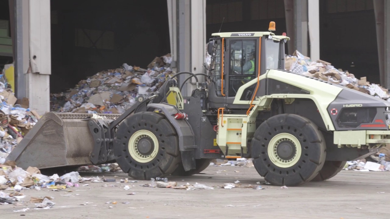 LX01 prototype hybrid wheel loader - interviews with Waste Management operators