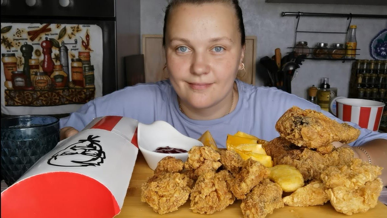 Мукбанг KFC -Острый ролл🌶 Нужна Ваша помощь