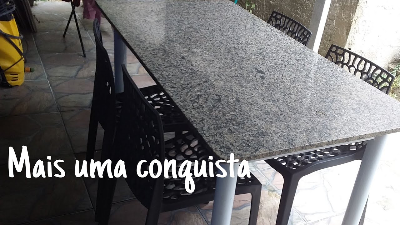 Cadeiras Gruvyer design lindo com furinhos ,preta ,tamanho e largura (resenha )