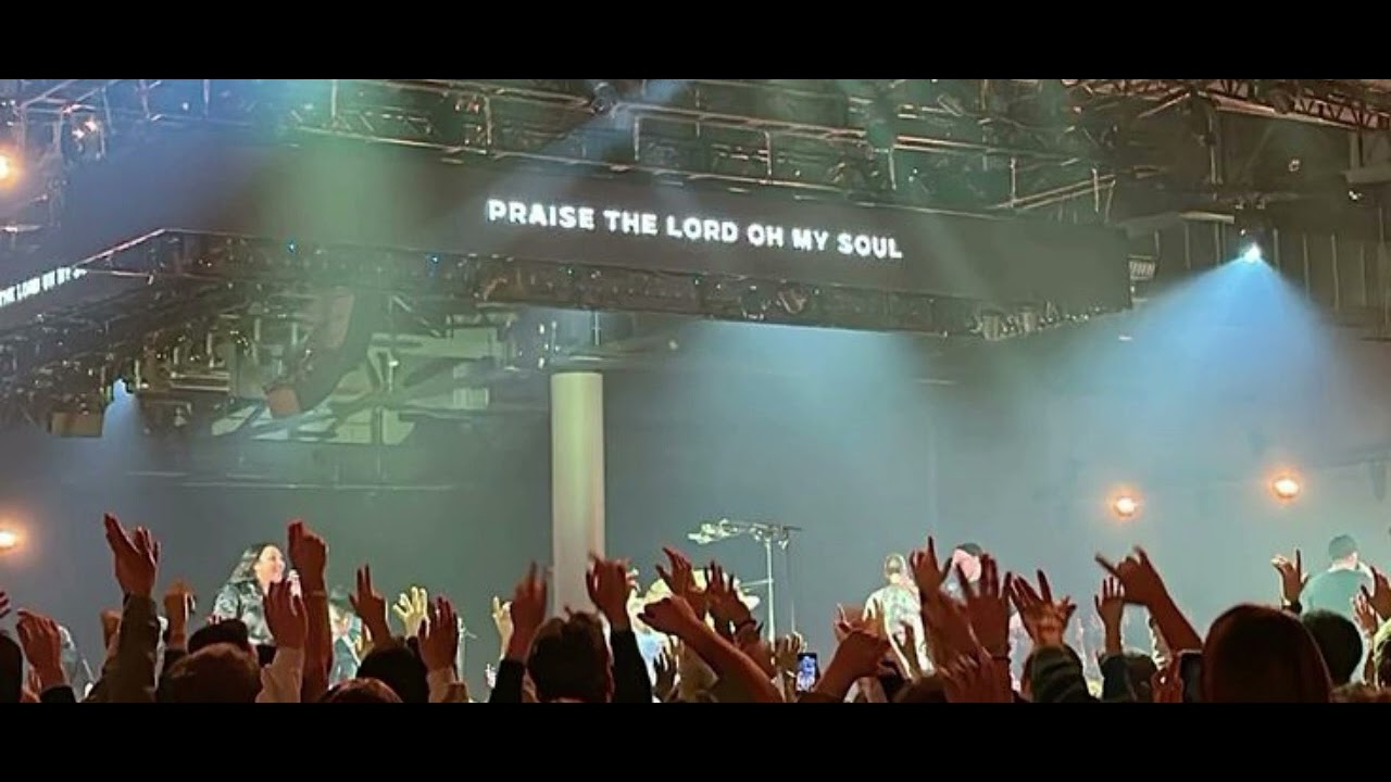 Praise - Elevation Worship (Sped up version)