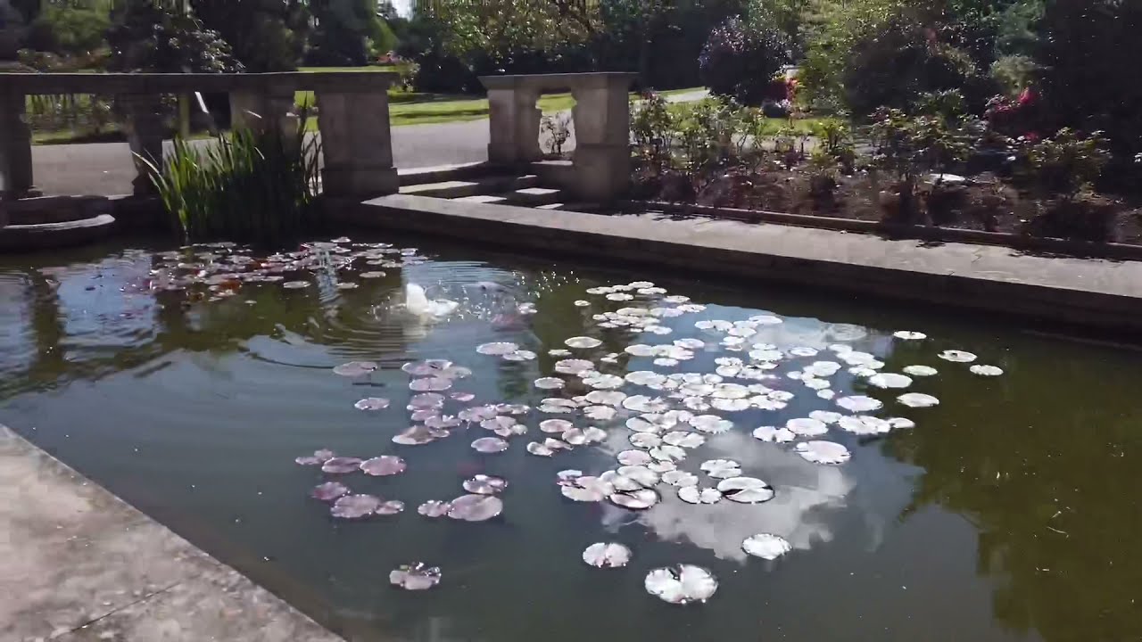 Golders Green Crematorium london