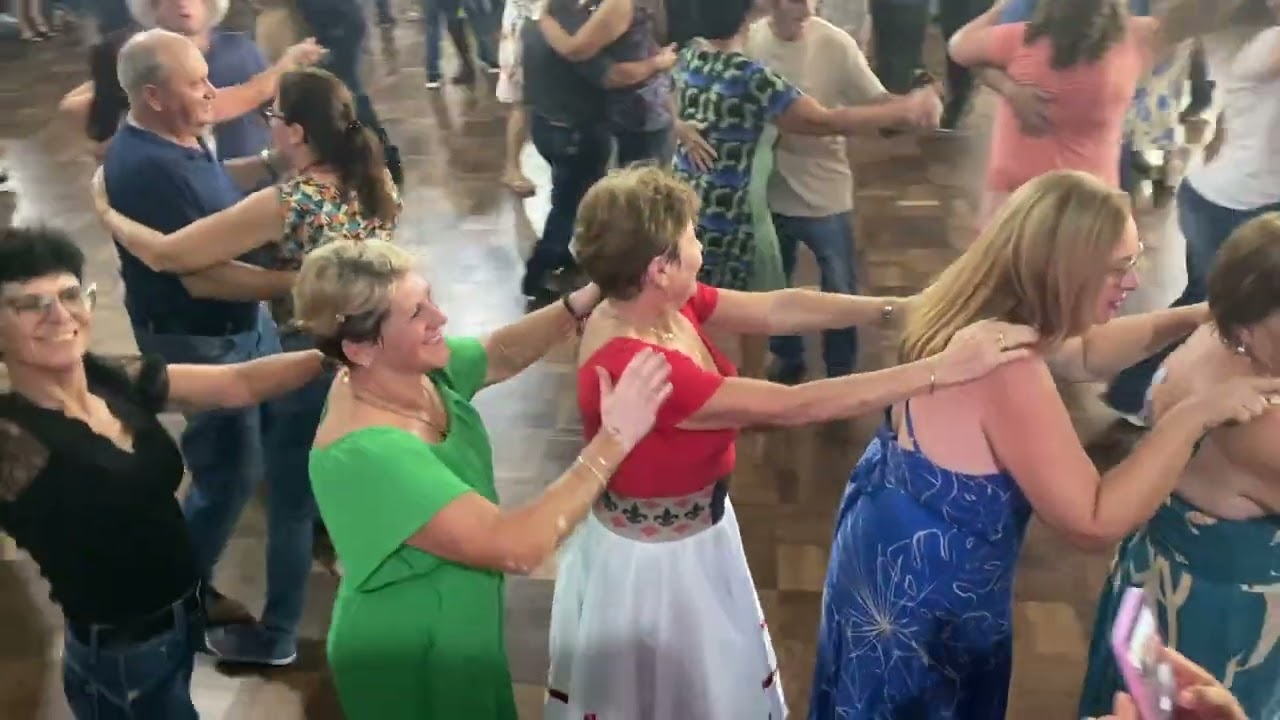 Baile Gabriel Pasa em Irati clube polones