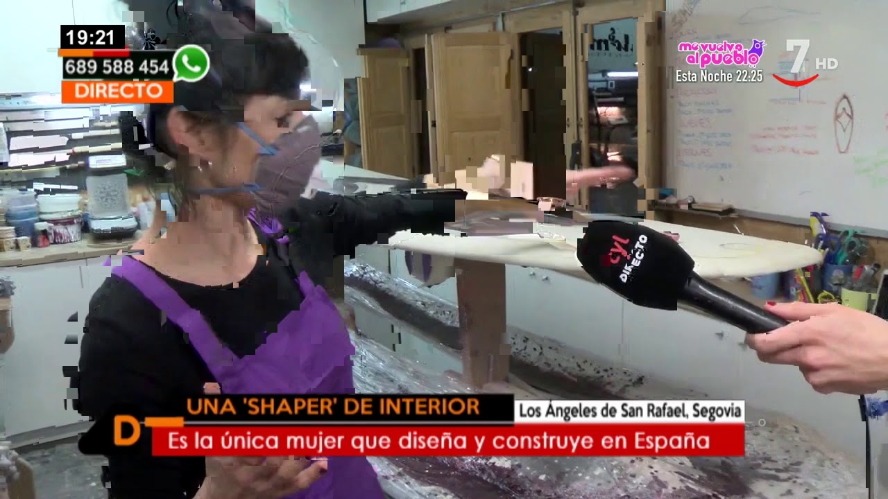 La única mujer española que diseña y fabrica tablas de surf | Castilla y León directo