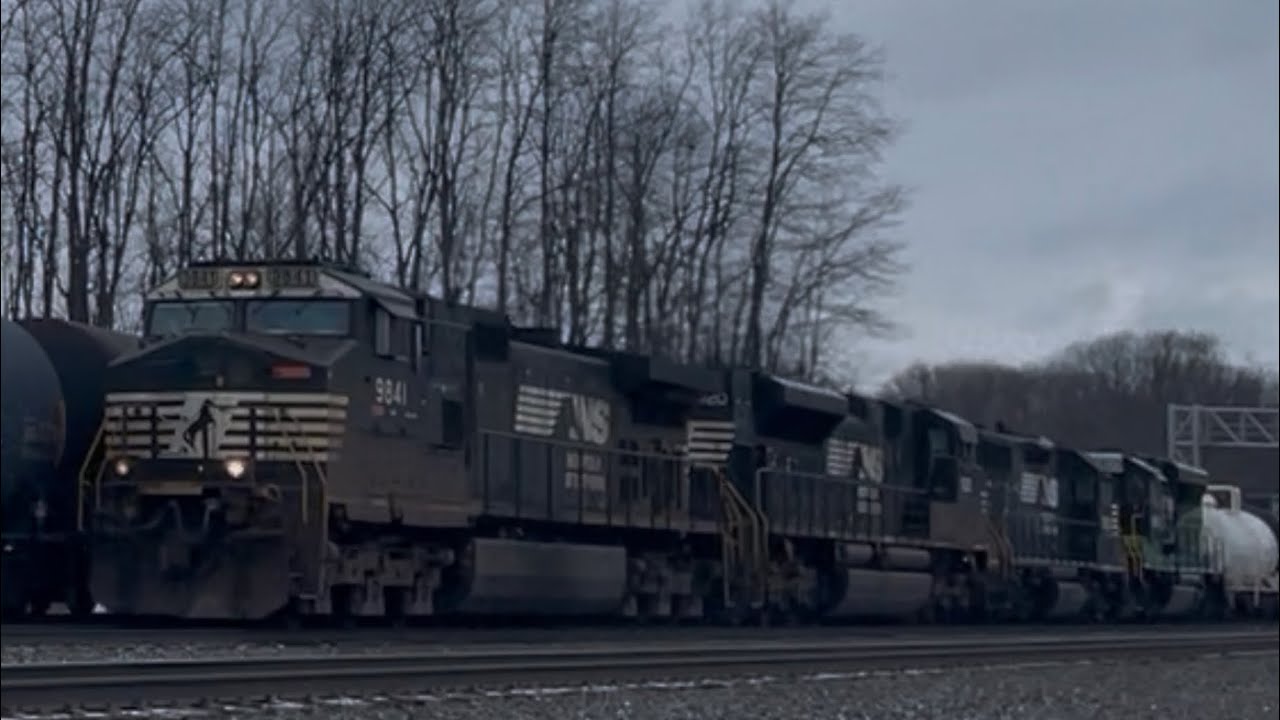 6E4 meets 11V with NS 6800 trailing