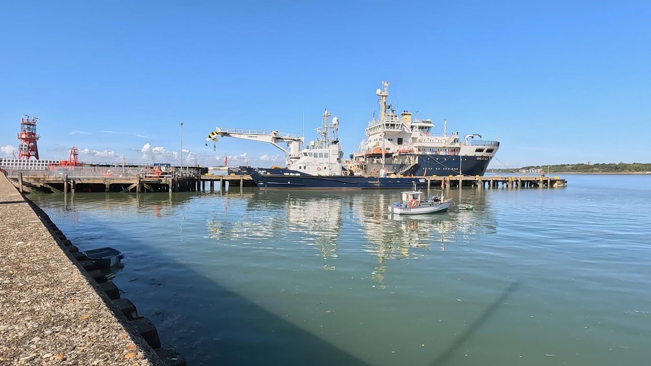 Harwich Walk - 2025-09-09 - Exploring The Quay at Harwich [4K]
