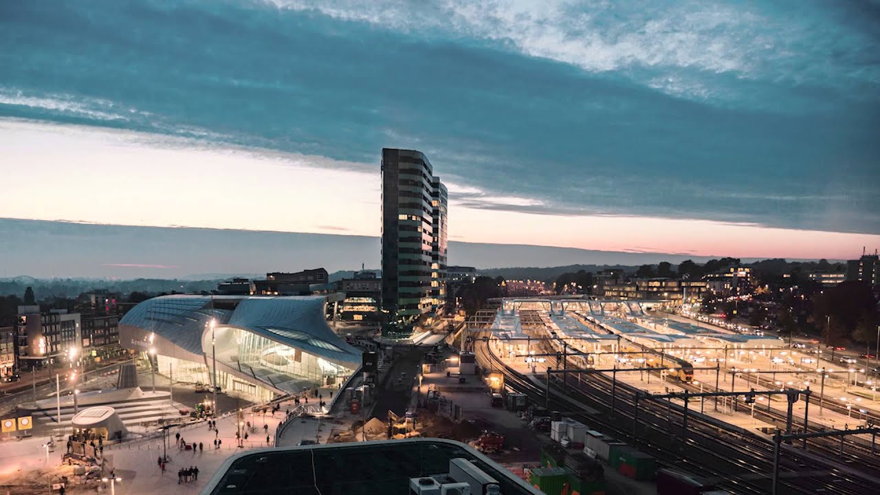 Station Arnhem - Middelpunt van verbinding