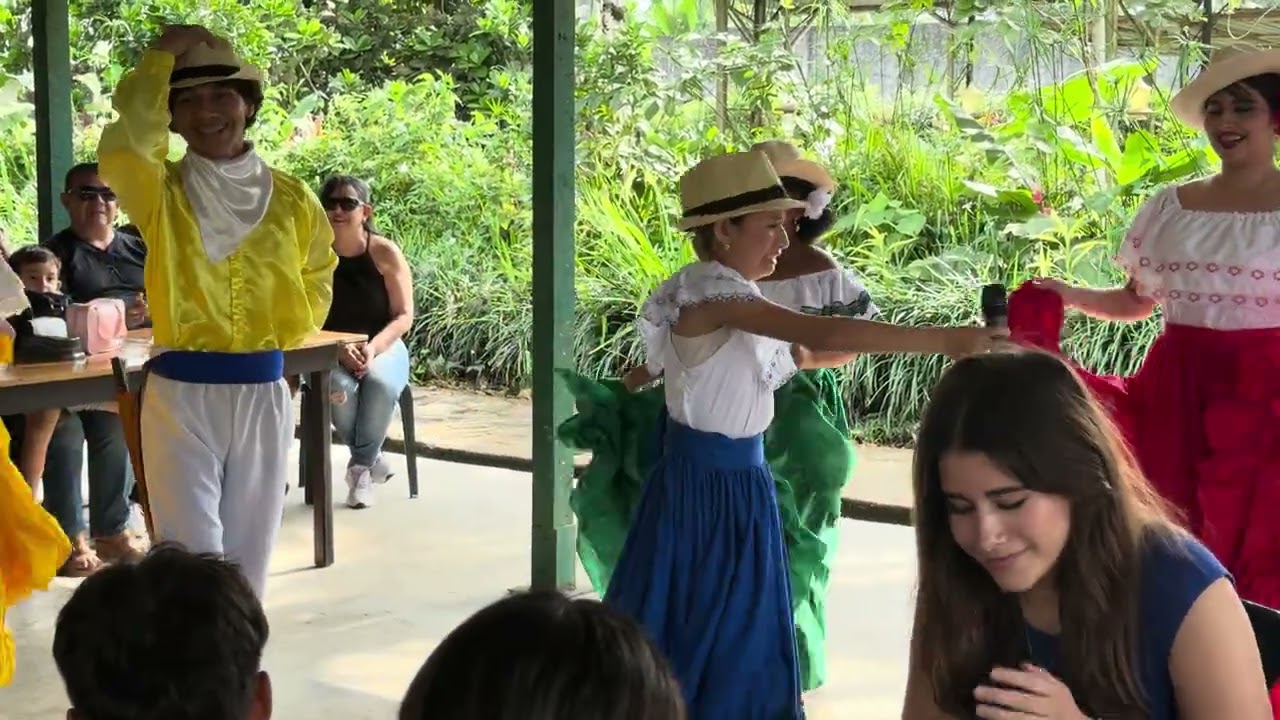 Presentación por el segundo aniversario del restaurante Montuvio en Santo Domingo 
