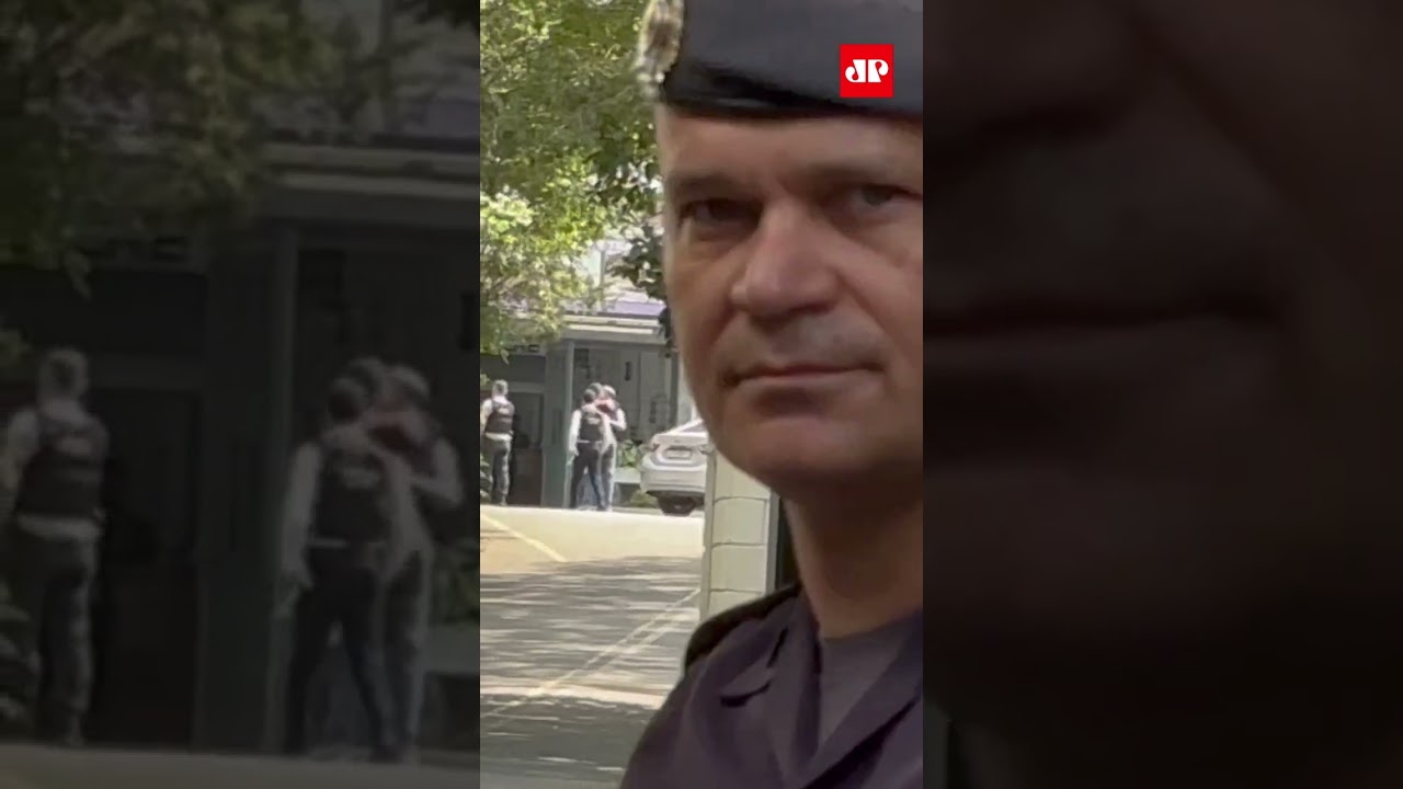 Tenente-coronel preso por feminic&iacute;dio recebe abra&ccedil;o de PM ao chegar em pres&iacute;dio #shorts