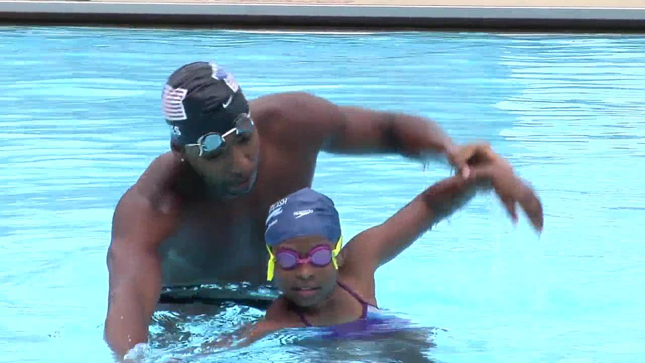 Olympic Swimmer Cullen Jones Makes a Splash in Chicago