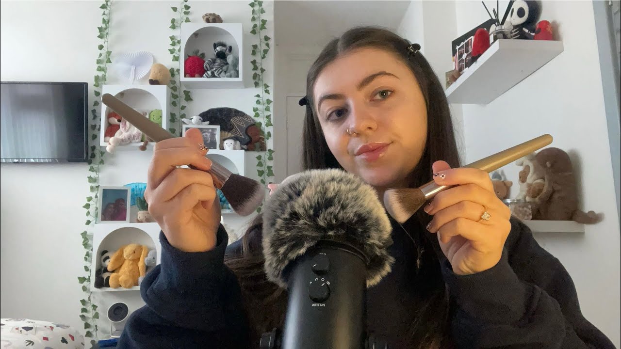 ASMR Mic brushing