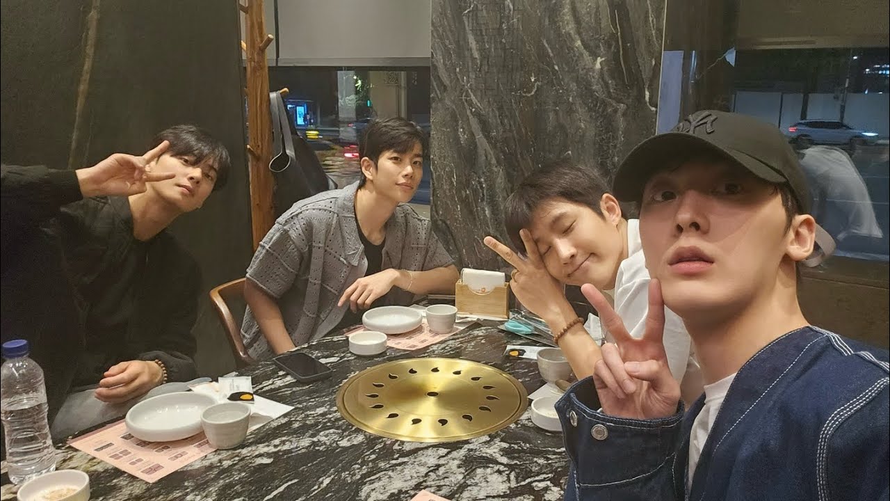아로하 팬분들은 아스트로 오빠들을  영원히 좋아해주고  아끼고사랑해준다는걸 외친다❗️🦋👼🏻🌕 6월 /7일  아스트로 콘서트 스타 그래피  후기 영상입니다 👉 😊]아스트로- 외친다[