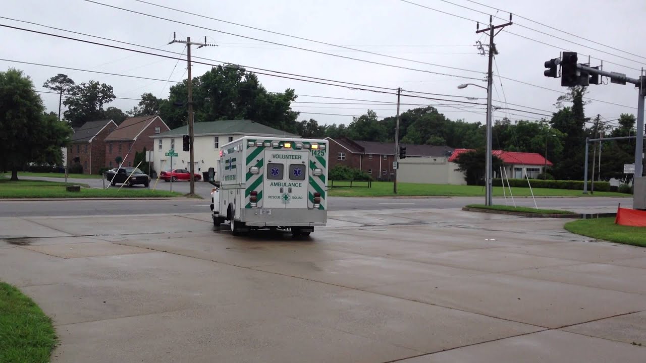 VA Beach Volunteer Rescue Squad Ambulance Responding Federal Q & Air Horn