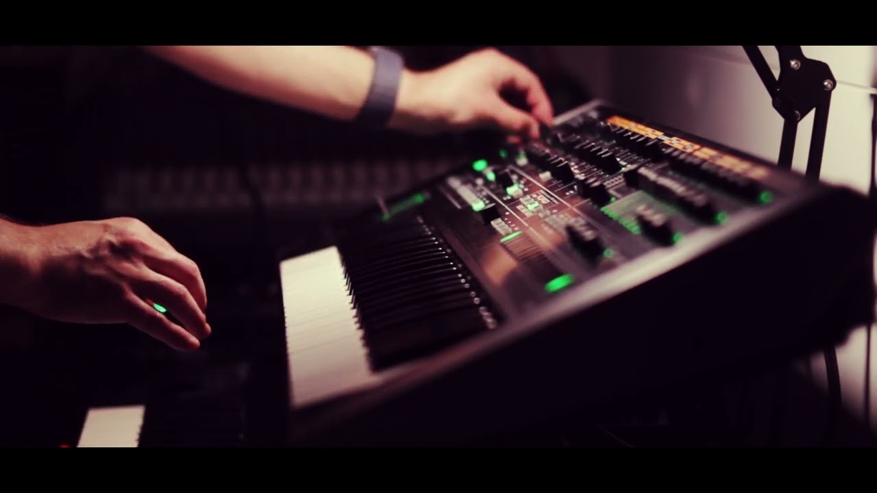 Roland System 8 Jupiter 4 plugout soundscape - Waking into nothing