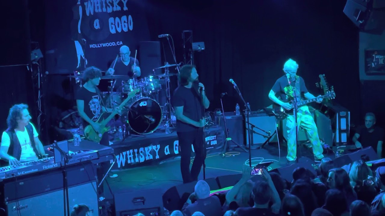 Robby Krieger and Dave Brock perform The End at the Whisky, 12/8/21