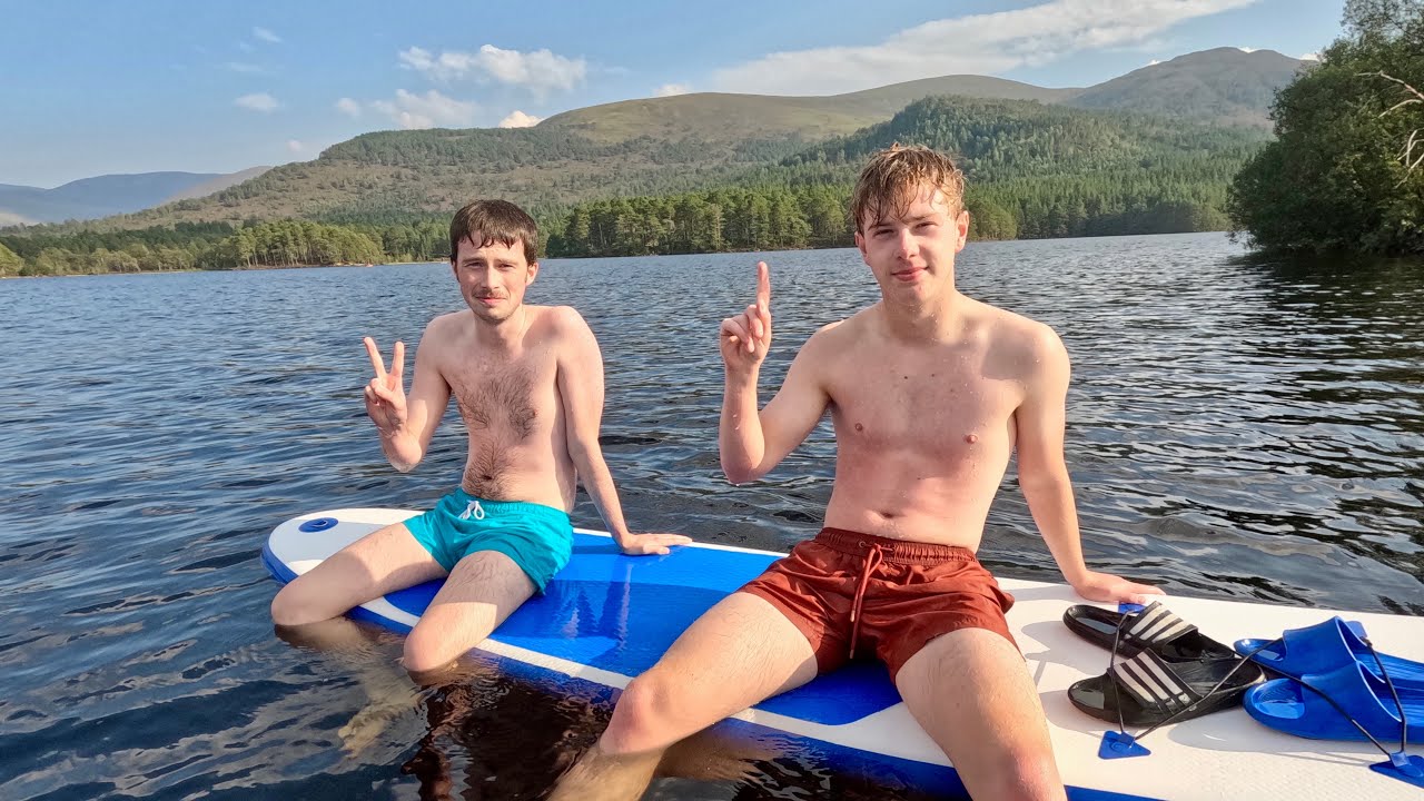 Приключение с купанием в дикой природе на острове в национальном парке Кэрнгормс.