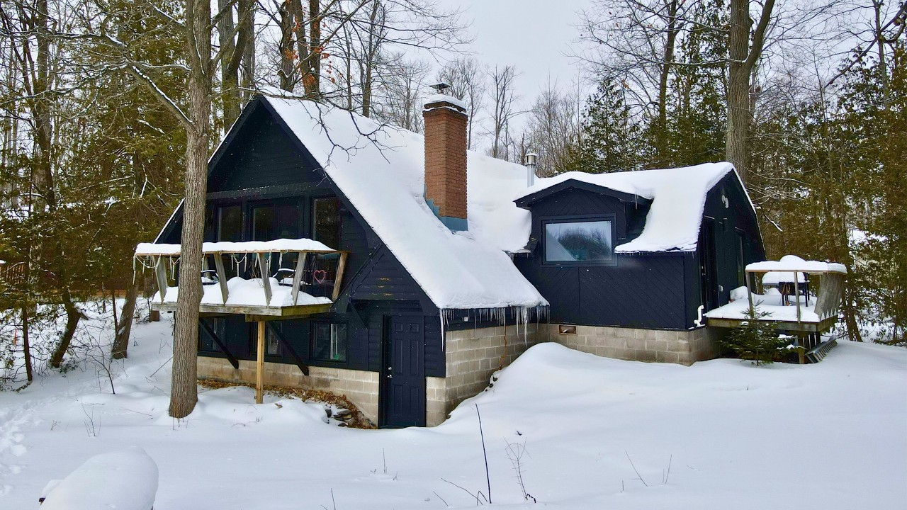 🏡 Waterfront Home Tour | 8 Fire Route 62, Buckhorn Lake