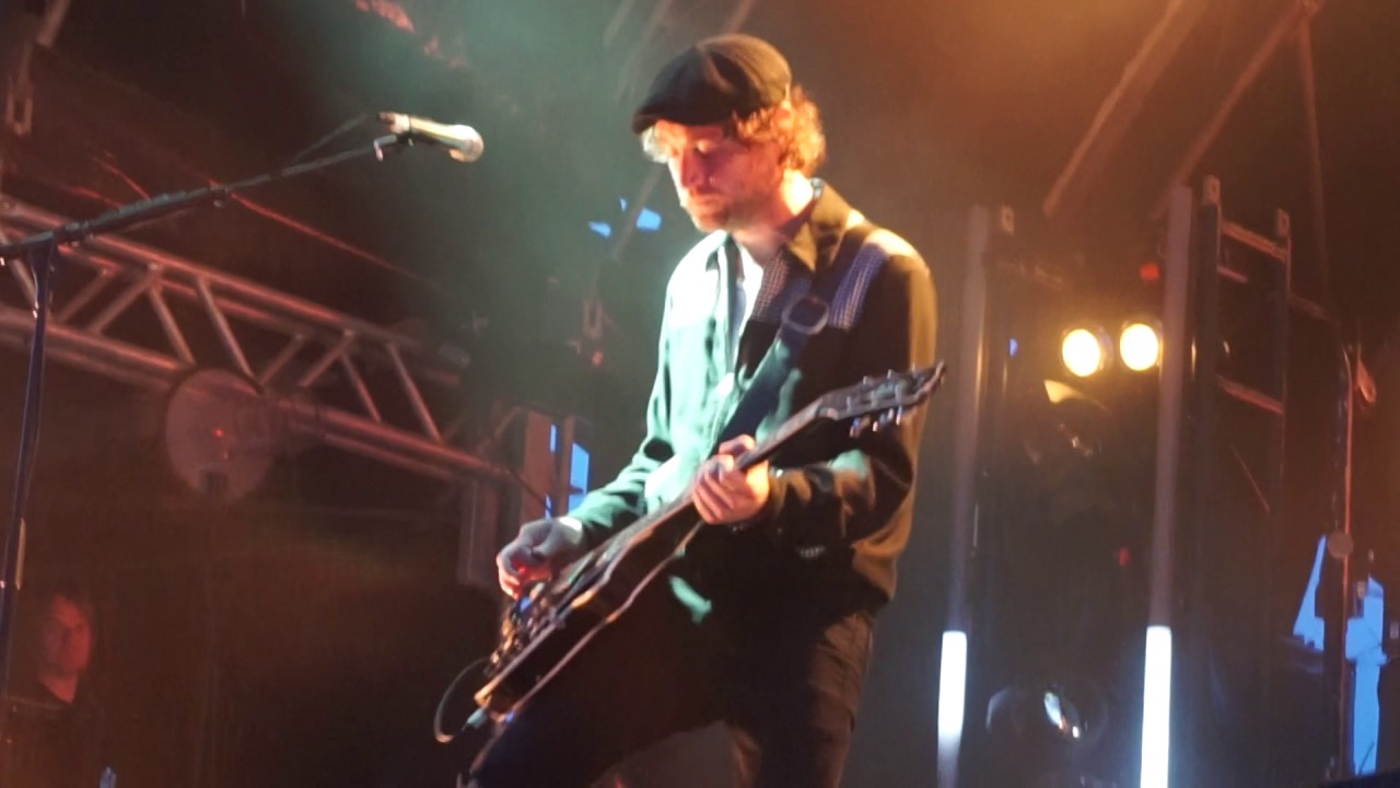 Outside - Catfish And The Bottlemen (Sheffield Don Valley Bowl)