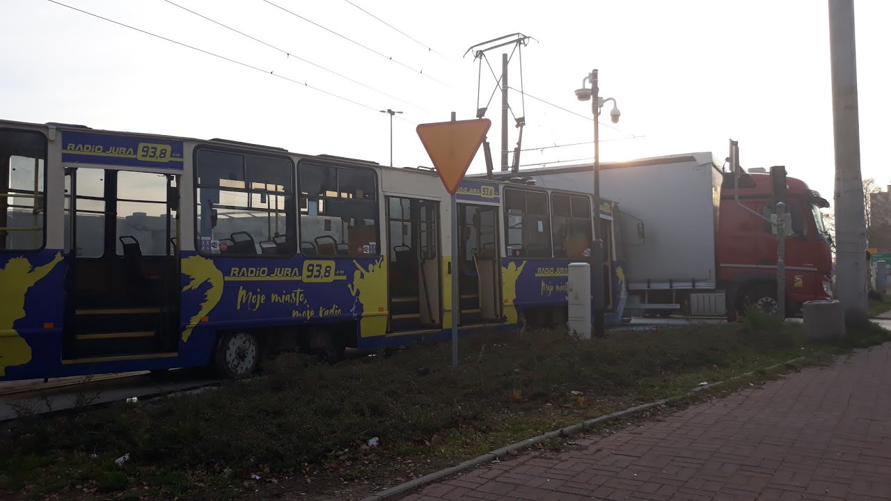 MPK Częstochowa - Kolizja Tramwaju 105Na 615+616 z Ciężarówką w Częstochowie.