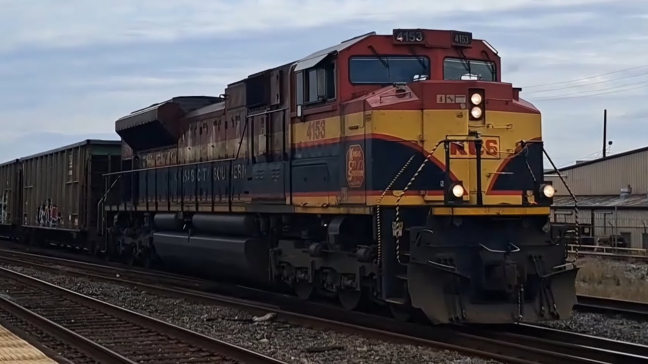 KCS/ACe/Duo/Loads! KCS #4153 leads a slow/long WB Loaded CPKC 871-10 out of Port Authur, TX!!!