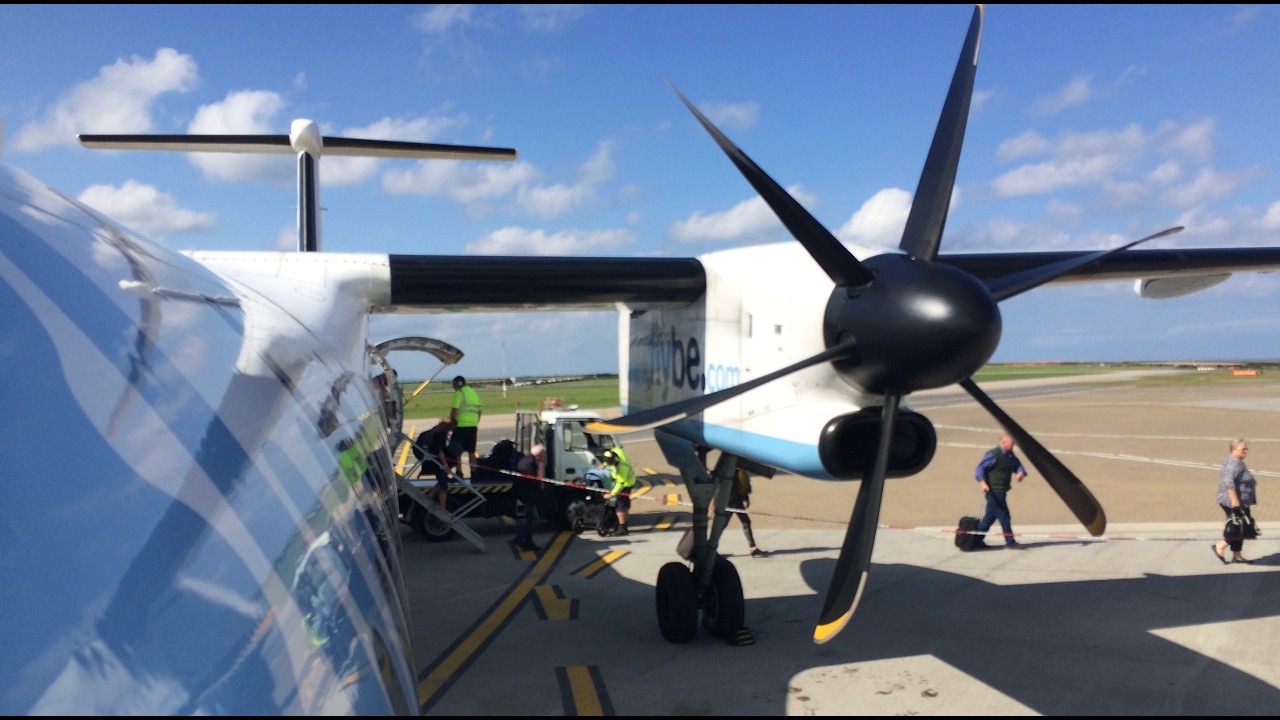 Flybe Dash 8-Q400 landing BHX-NQY, G-JECK