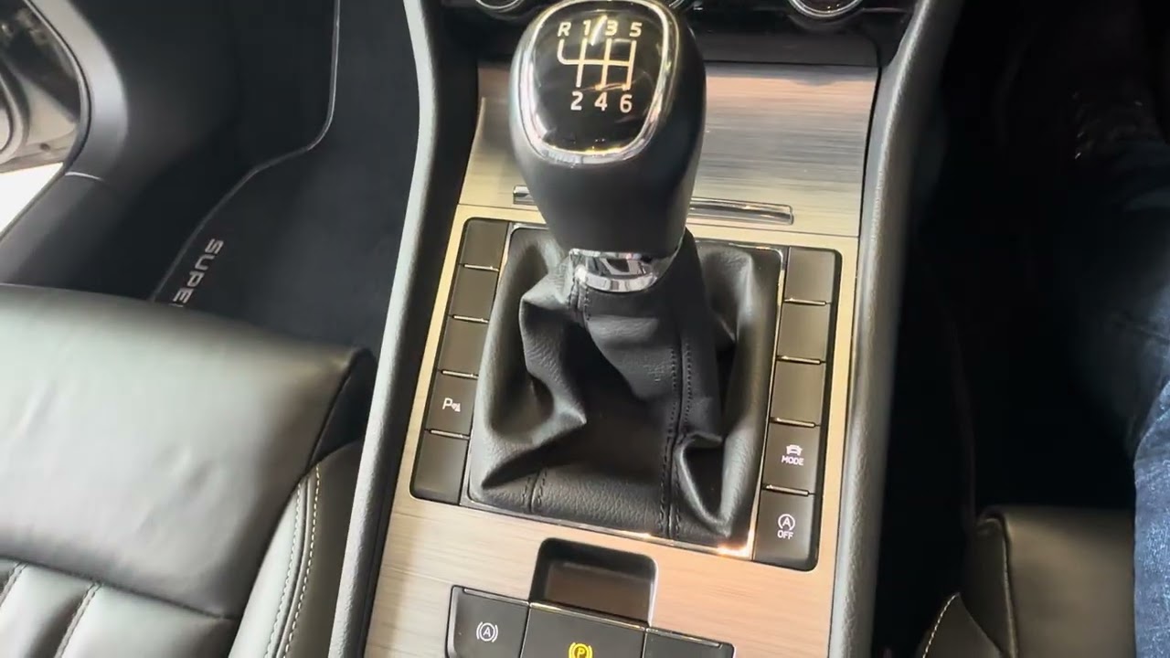 Skoda Superb interior 