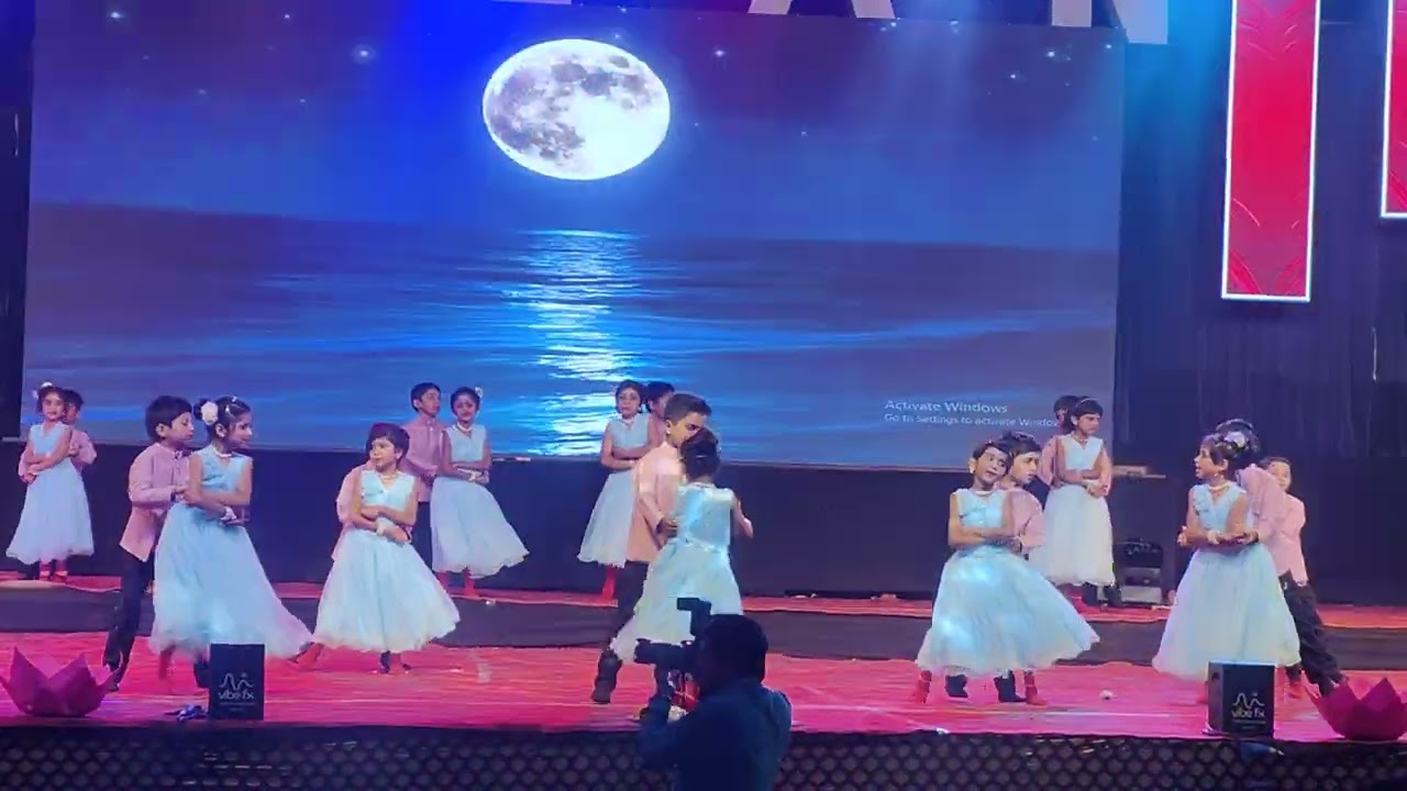 Chand chupa Badal me 