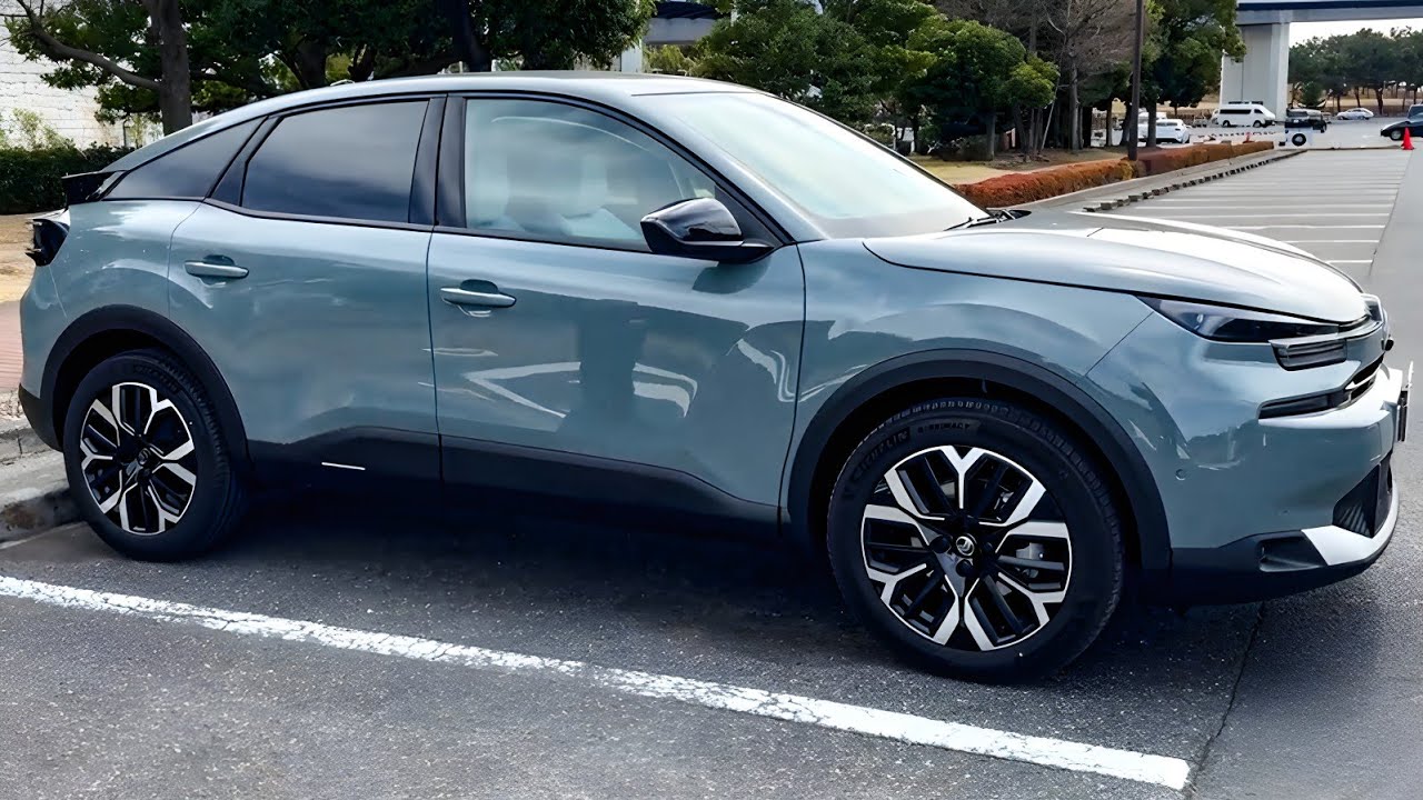 New 2025 Citro&euml;n C4 Max Hybrid | Exterior and Interior