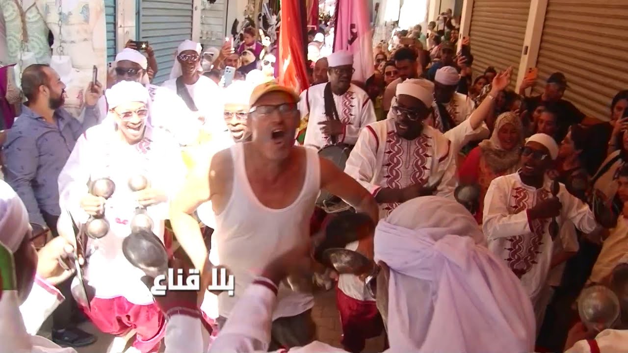 تدفق آلاف الزوار من أوروبا والدول العربية على تونس للاحتفال بالمولد وحضور تخميرة المولد عالمبااشر !!