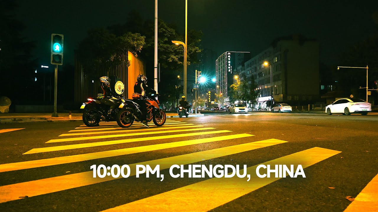 [4K HDR] Walk Alone at 10:00PM in Chengdu is Like Walking in a Movie晚上10点在成都散步就像走进了一部电影