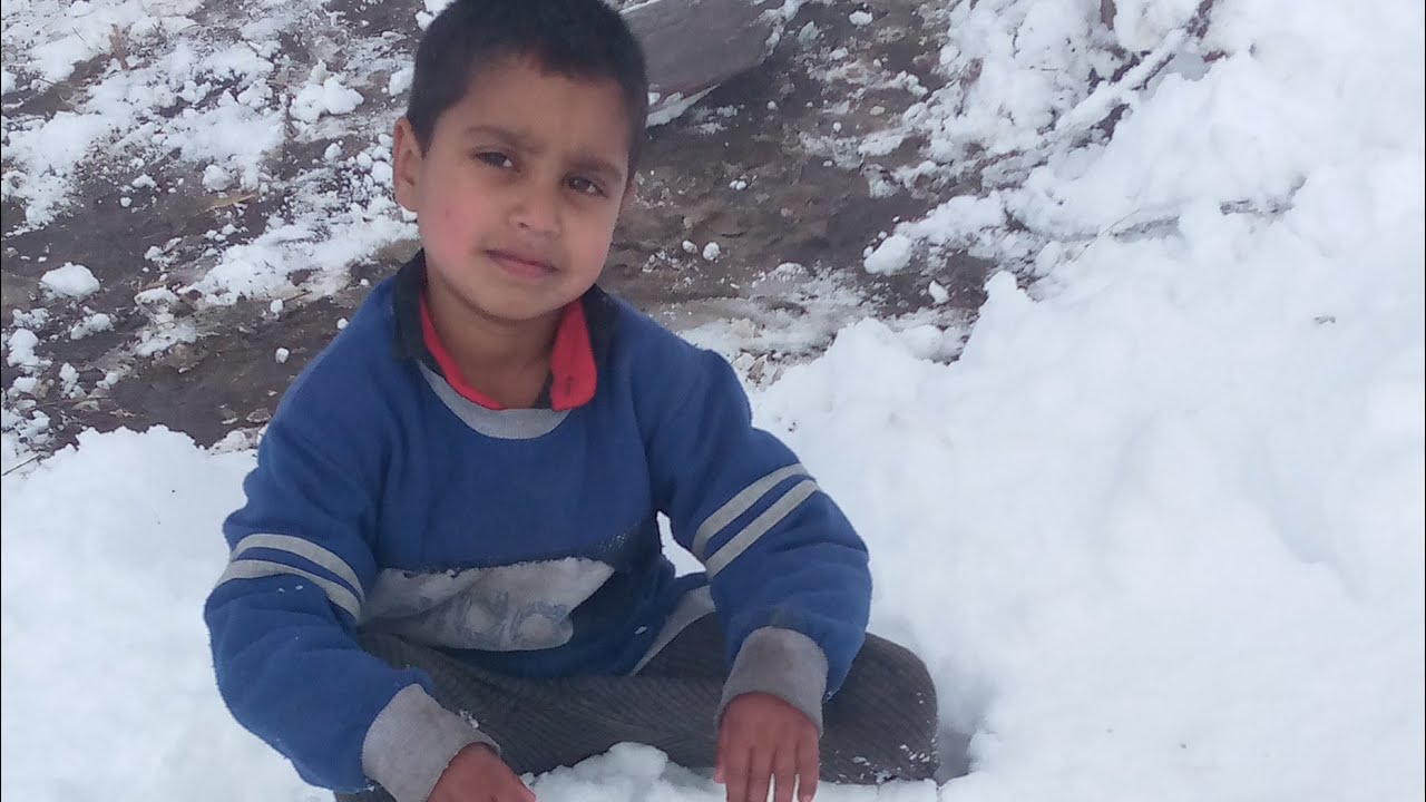Sadeeq Ahitshampuri Pahari song Channa turi hatti|| Gojri/Pahari  songs|| fresh snow in j&k view