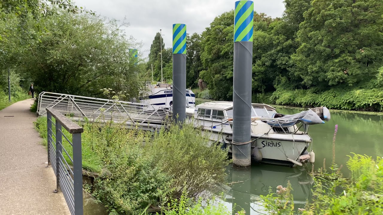 4K Walking tour-Paris Issy-les-Moulineaux #  Seine, boat restaurants expensive, edge of the Seine