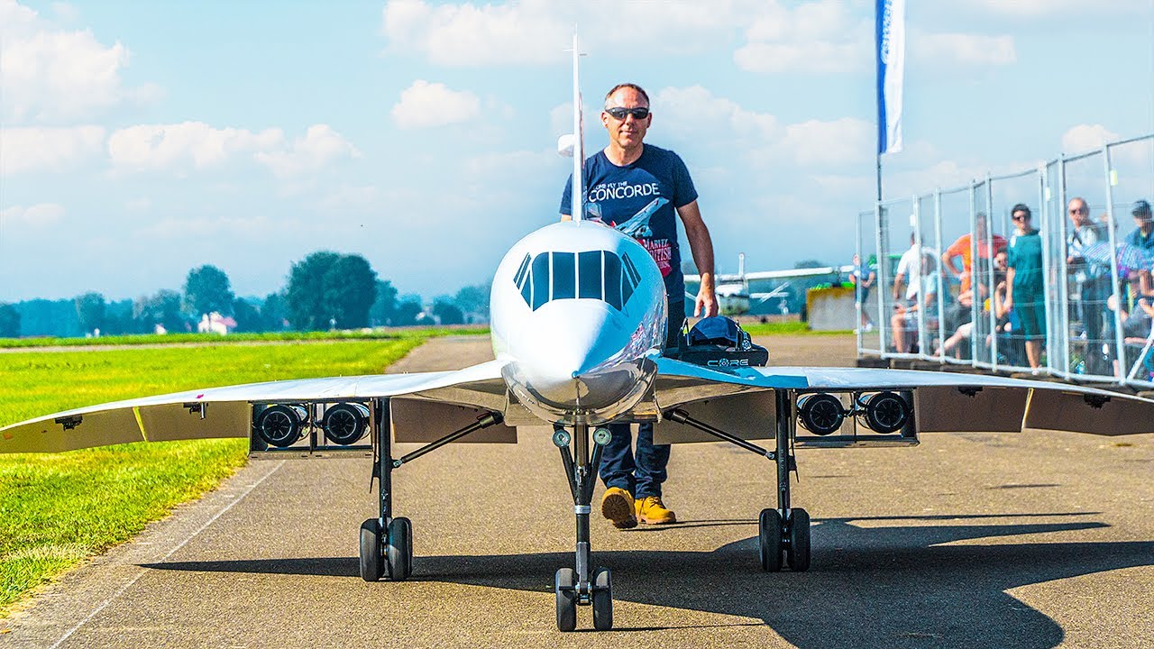WORLDS LARGEST RC CONCORDE TURBINE JET MODEL 149KG 10 METERS FULL FLIGHT DEMONSTRATION
