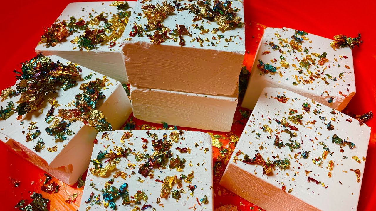 Yummy DeKompress Gym Chalk with Multicolored Flakes & Bonus Blue Chalk