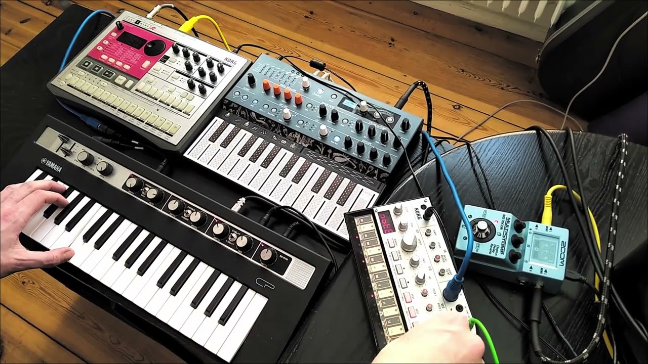 Electro Jam - Microfreak, Korg Electribe, Volca Bass, CP Reface...