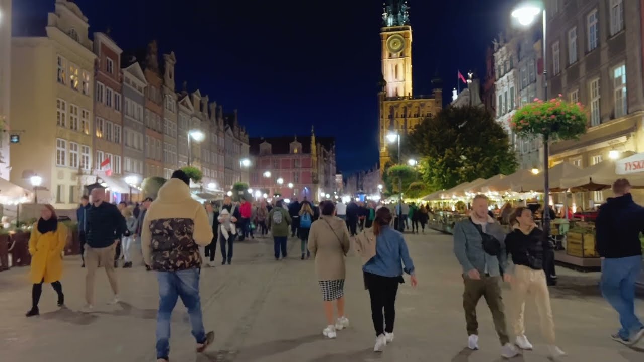[4K HDR] Night walk in Gdansk | Binaural sound, ASMR | No copyright