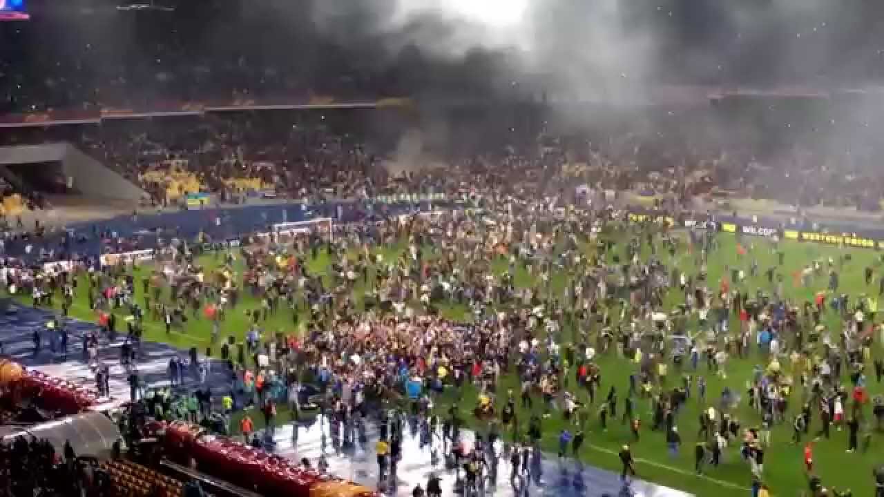 Днепр - Наполи, беспорядки на поле 14.05.2015