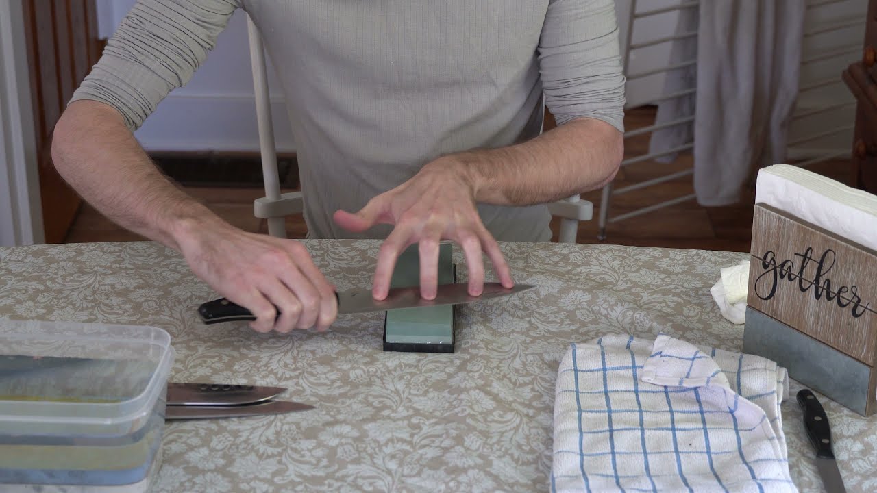 ASMR - Sharpening Knives