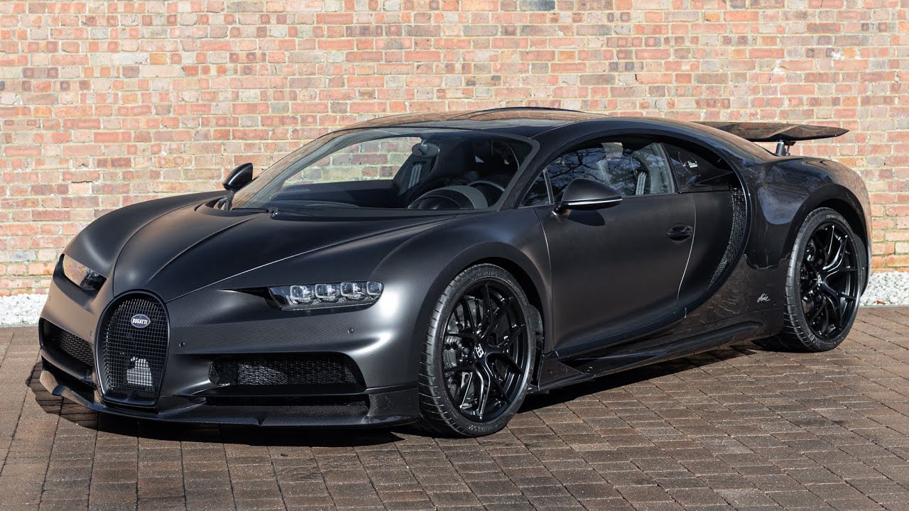 2020 Bugatti Chiron Sport 'Noire Edition' - Exposed Carbon Fibre - Walkaround & Interior [4K]