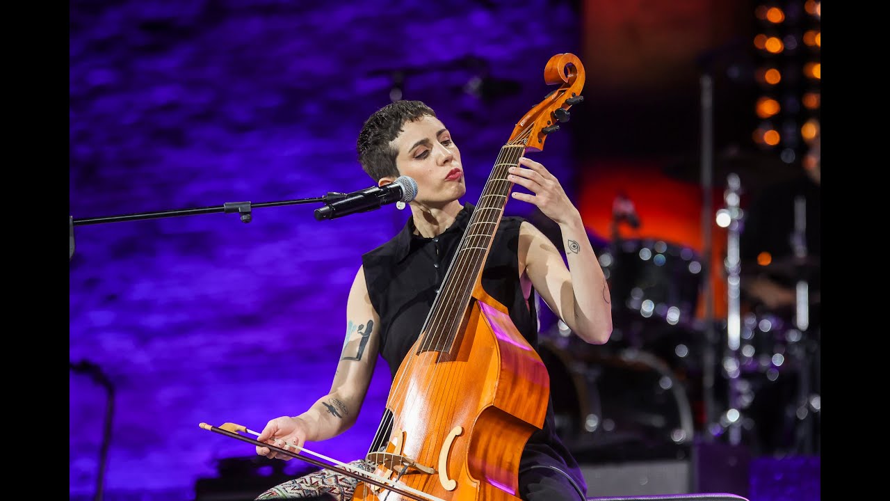Silvia Lovicario canta 