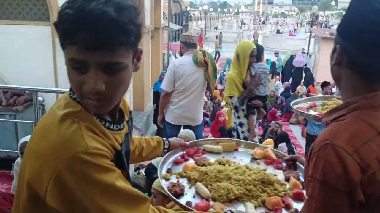Huge Iftari Arrangements At Dargah TAJUDDIN Auliya Nagpur #ramzan #tajbagdargah 