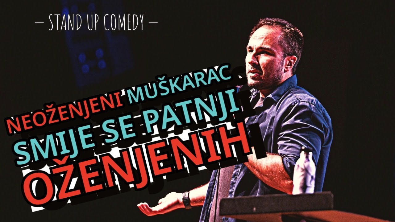 Neoženji Muškarac U Prvom Redu Se Smije Patnji Oženjenih