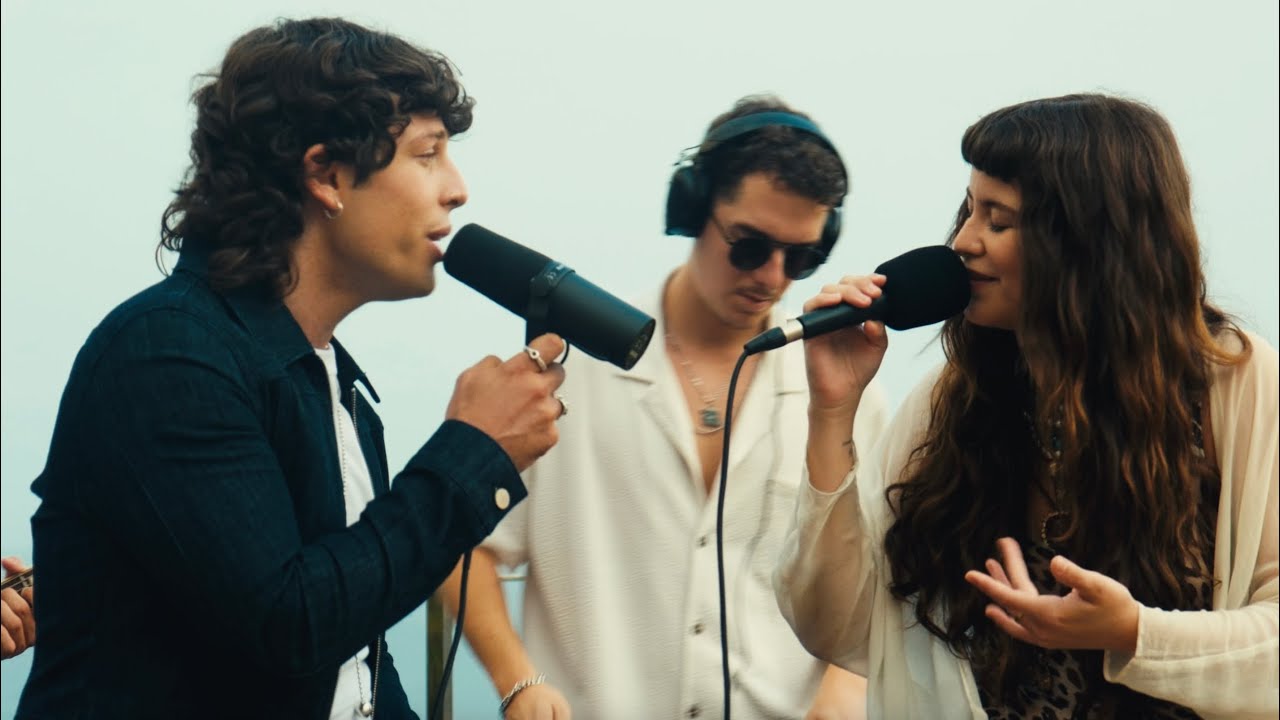 Sofía Reyes & Leo Rizzi “Saberte Querer” Garage Sessions from Casa Bresh
